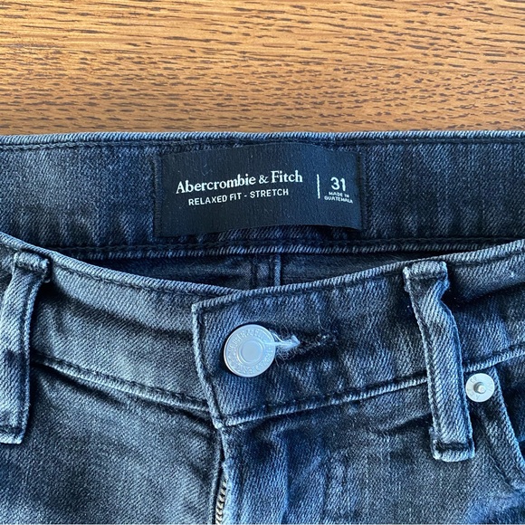 Abercrombie & Fitch Relaxed Denim Shorts - Ripped Black Wash - Picture 3 of 6